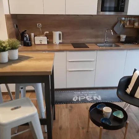 Center Arena Design Apartments *